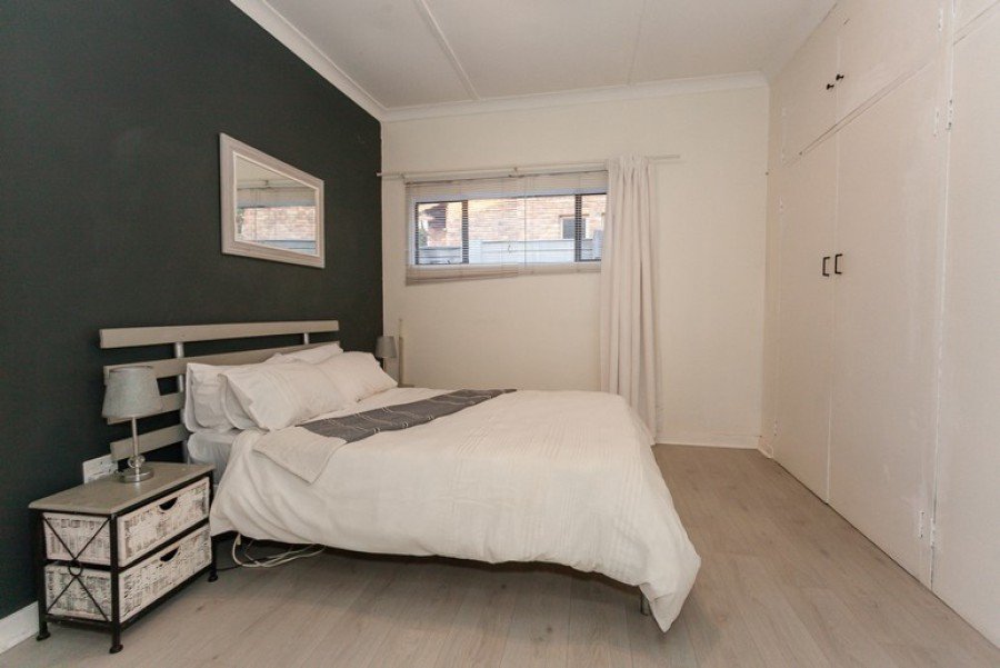 Apartment with Garden View